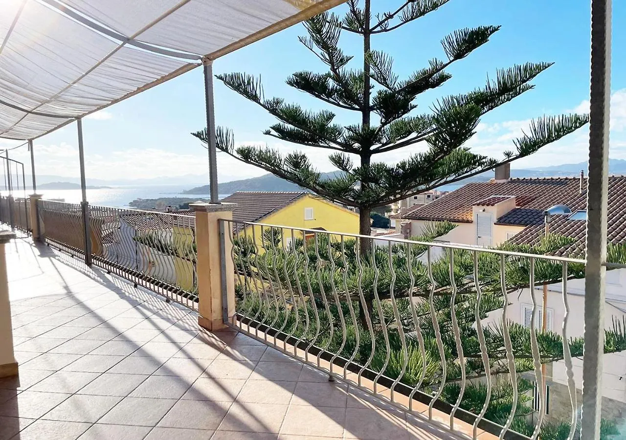 Pgs Immobiliare Srls Bellavista 02 Bilocale Con Parcheggio Privato E Vista Mare La Maddalenaアパートメント 0*, ラ・マッダレーナ イタリア